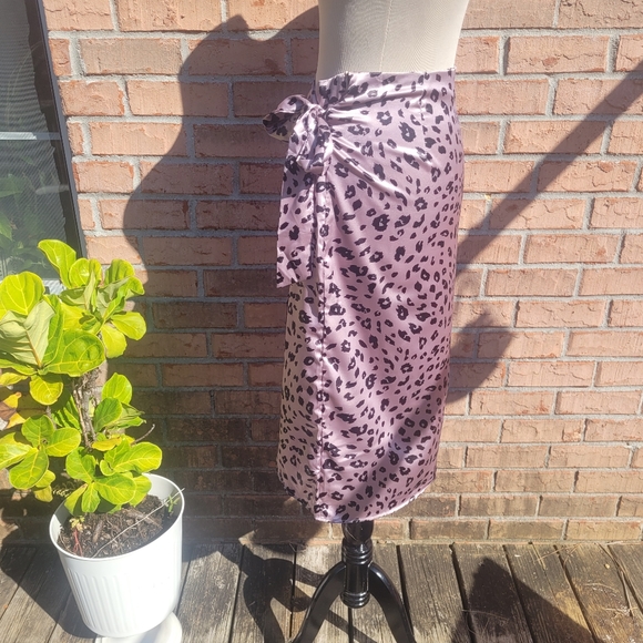Nasty Gal Pink Leopard Print Wrap Skirt - Picture 11 of 13
